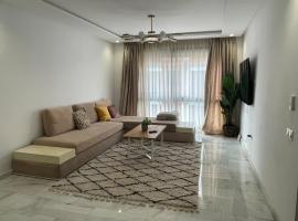 Private Room,Piscine & Parking en cohabitation avec le hôte seulement à 6 min Airport MohamedV, Hotel in Nouaceur