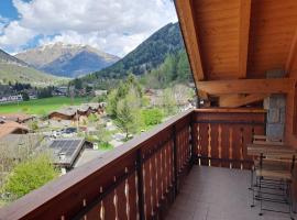 Woodpecker's chalet Temù Ponte di Legno, hotel din Temù