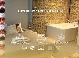 Suite romantique avec balnéo privée - Love Room Valence, hotel din Bourg-lès-Valence