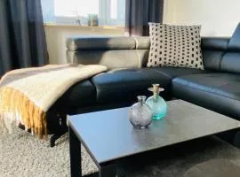 "Frisch renovierte 120 qm Ferienwohnung mit Balkon & Klimaanlage"