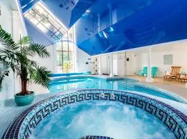 Smugglers Cottage Barn Conversion AONB with Pool & Jacuzzi