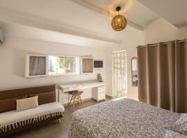 &laquo;&nbsp;La Parenth&egrave;se&nbsp;&raquo; g&icirc;te en Camargue