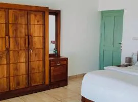 3BR Beachfront Villa with Pool - Villa Marina II