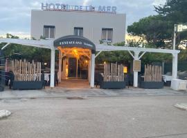 Hotel De La Mer - Le Barcarès, khách sạn ở Le Barcarès