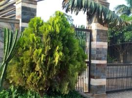 Shoebill Roost Hotel, hotel sa Entebbe