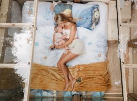 SkyRoom Glamping Verde Mare by SMART-HOME, tented camp en G&eacute;nova