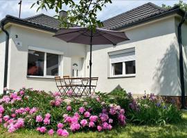 Alma2 Vendégház – hotel w mieście Révfülöp