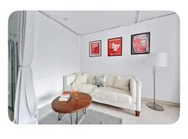 Bright and spacious apt, W&D in unit - Monthly