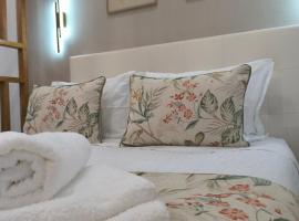 Lucas House، فندق في نازاريه