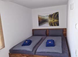 Großzügige Ferienwohnung in Stadtilm, WLAN, Küche und Bad, Hotel in Stadtilm