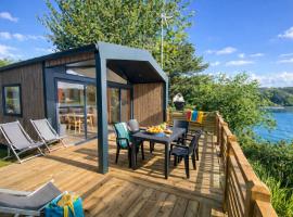 Viesnīca Mobil home Ty Brehat vue lac 2 chambres 4 personnes pilsētā Karnaka