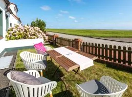 Holiday home in Juist with Wi-Fi and cinema