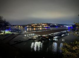 오사지 비치에 위치한 호텔 Our Slice of Paradise