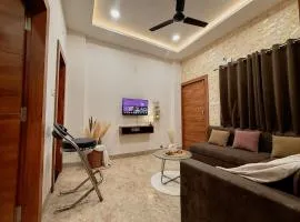 Luxe Couple Friendly Private 1Bhk, Near Bombay Hospital