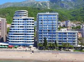 Azure Family Seaside Living Apartments Rafailovici