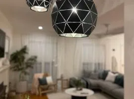 Luxury Cottage in Centre of Village, close to Hot Springs