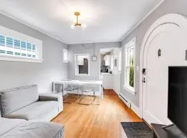 Montlake Hideaway in Spite House