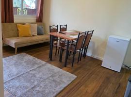 Modern 2-Bedroom Apartment in North Paramaribo Dolfijn Studio 13, hotel a Paramaribo