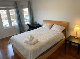 Private Bright cozy bedroom