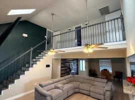 Spacious Bryan Retreat Near Texas A&M, Hotel in Bryan