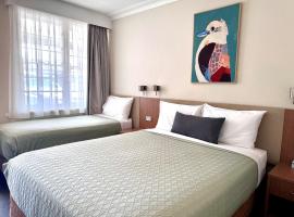 Colonial Terrace Motor Inn, hotelli kohteessa Raymond Terrace