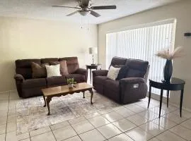 Cozy Hideaway, Your South Florida Escape