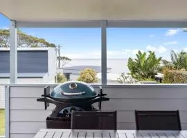 Seahorse - 4BR home moments to Hyams Beach