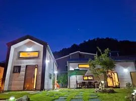 Yeoncheon Jjongi and Mary Newly Built First Branch Pet Pension