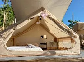 Camp Laya Daracoton Island