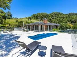 Moonraker - Fireplace with Swimming Pool