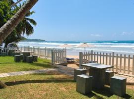 Smeralda Resorts Dikwella, hotel u gradu Dikwella