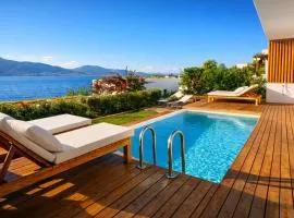Villa Rika Seaside Villa, Pool, 3 Bedroom Near Promenade