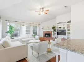 Lux Cozy 5B2B Home for Families