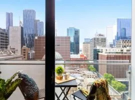 Chic & Cozy 2BR Apartment Close to Vic Market