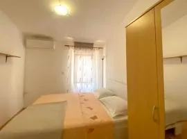 Sara Pula Center Room No1