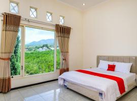 Reddoorz Near BNS 2，特勒贡的飯店