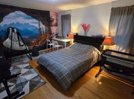 Family-Friendly Retreat With Trampoline & Grill, hotel v destinaci Locust Valley