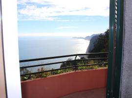 Residencial O Curtado, Hotel in Santana