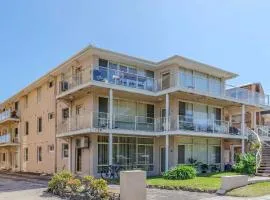 Popular North Cronulla Beach Apartment