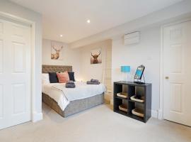 Stylish Bakewell apartment -walk to cafes and river, hotel u gradu Bejkvel