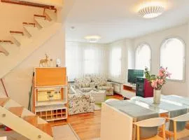 GOLF Queen MARIA Apartment Home2Host