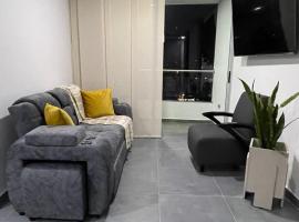 Amplio y acogedor Apartamento en Sabaneta cerca al parque، فندق في سابانيتا