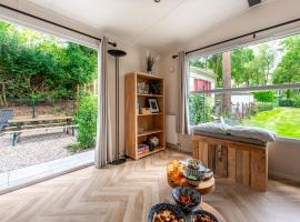 Canary Cottage Wellness - Sauna & Hottub โรงแรมในโฮนเดอร์โล