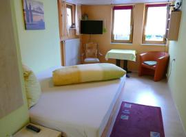 Gästezimmer Schanz-Hilbel, hotel v destinaci Burladingen