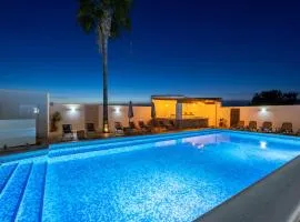 Psicomagia Deluxe Villa by Fidalsa