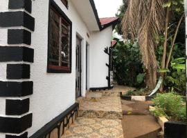 Gorilla African Guest House, Hotel in Entebbe
