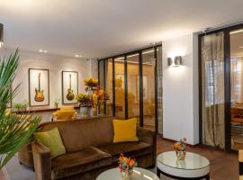 Hôtel Le Colisée, hotel i Paris