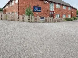 Travelodge Northampton Wootton