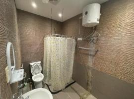 Viesnīca Charming 3-Bedroom House Rental in Camarines Norte pilsētā Angit