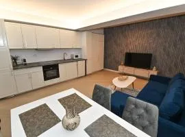 Premium 1 Bedroom Apartment CORTINA
